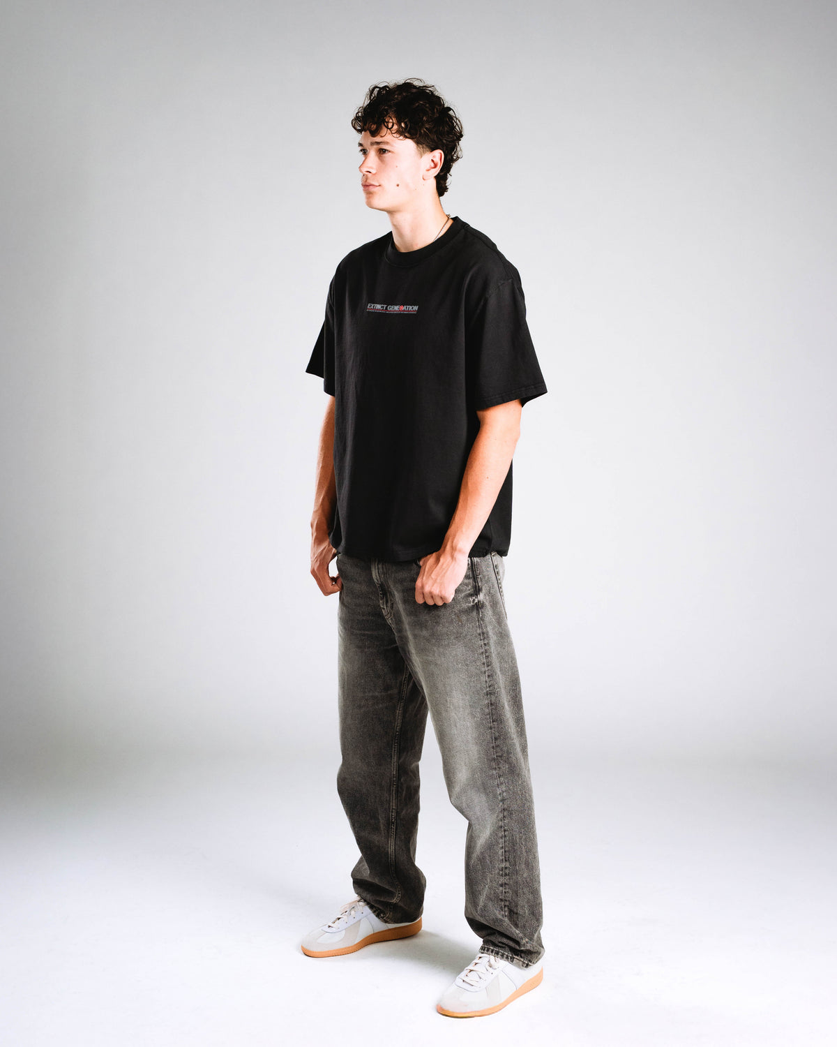 Skelly Basic V2, A Heavy Faded Black Tee-7
