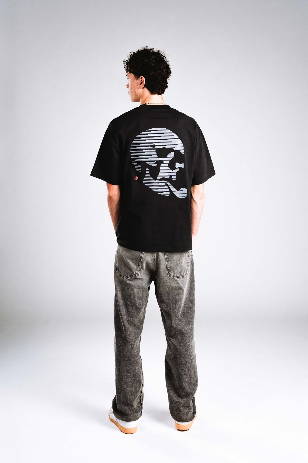 Skelly Basic V2, A Heavy Faded Black Tee-8